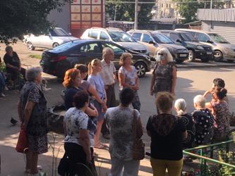 Наталия Груколенко провела выездную встречу с жителями ТСЖ в Ленинском районе